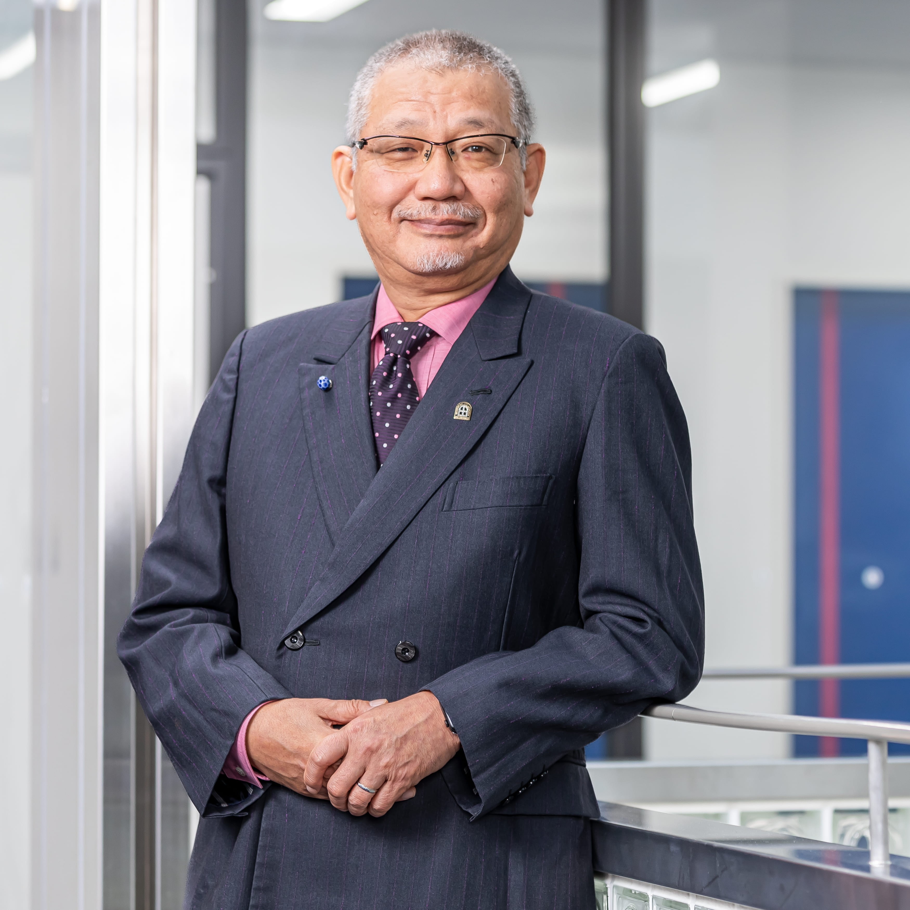 びわこリハビリテーション専門職大学 学長 山川　正信